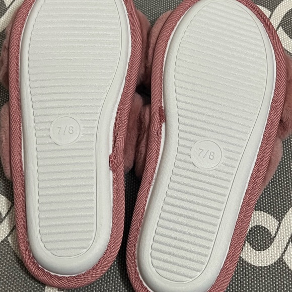 Women's comfy and soft slippers - Picture 2 of 2